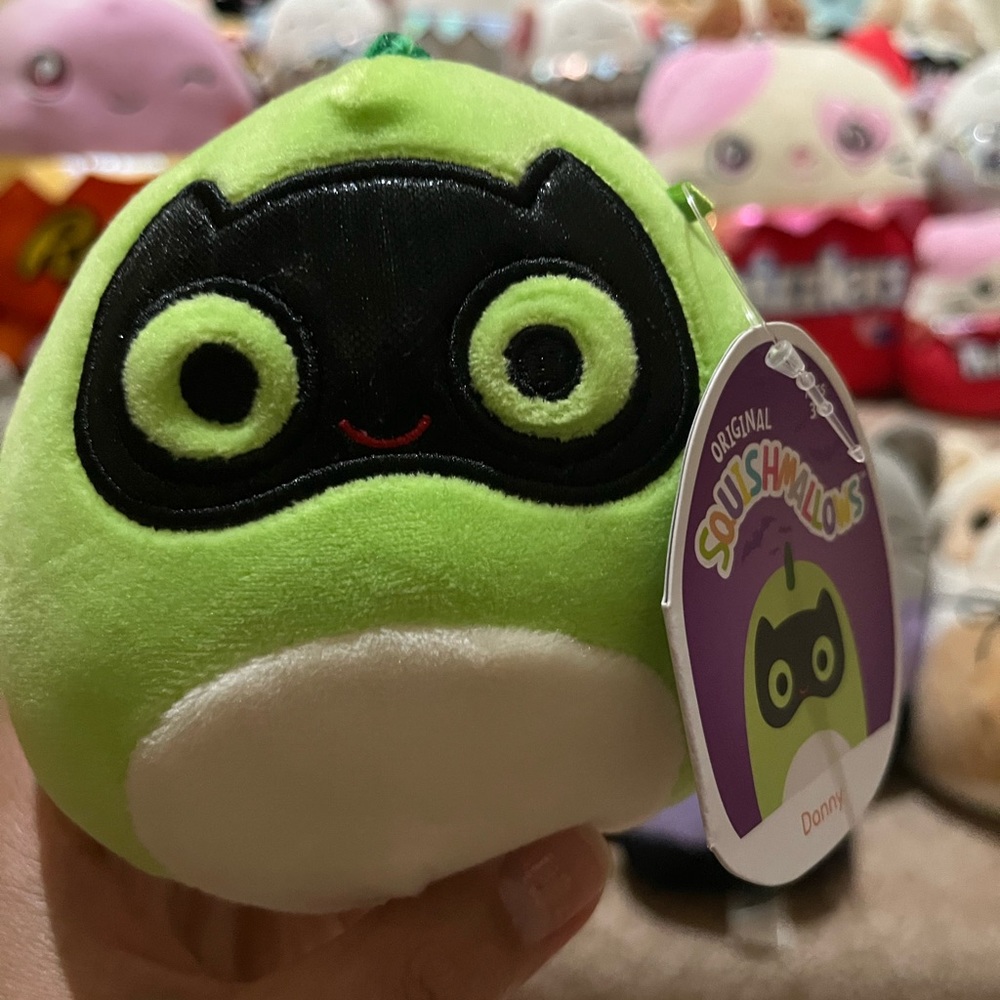Squishmallow Halloween 🎃Danny the bat🦇 dressed in dinosaur costume NWT RARE 5”